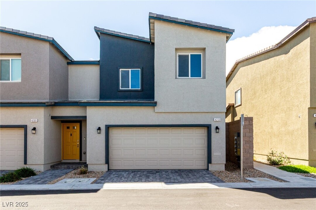4213 Venus Falls Ave in North Las Vegas, NV - Foto de edificio