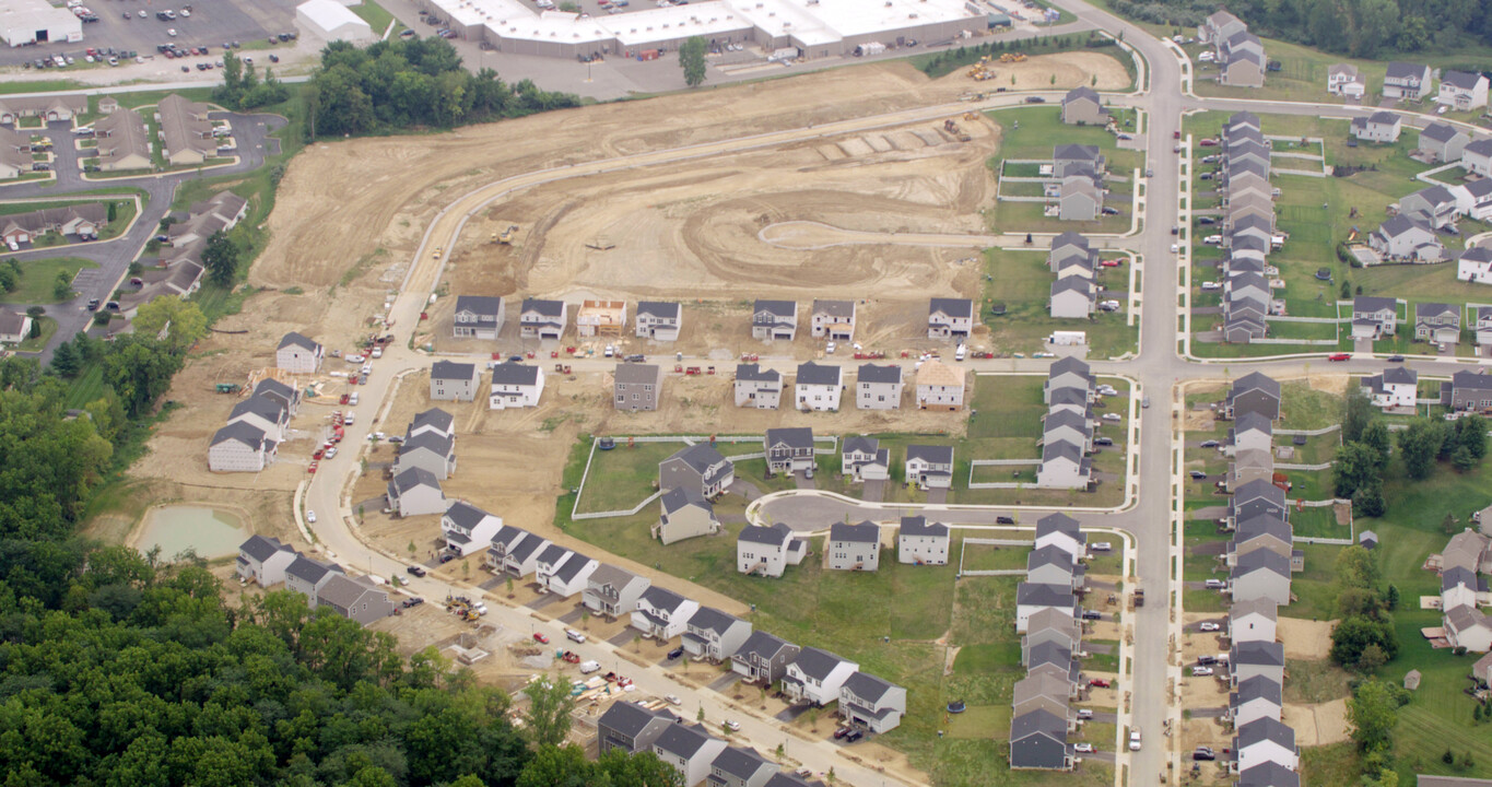 Creekside Preserve in Johnstown, OH - Building Photo