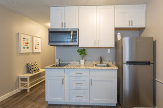 Incline Apartments in Colorado Springs, CO - Foto de edificio - Interior Photo