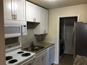 1101 Eastside Dr in Killeen, TX - Building Photo - Building Photo