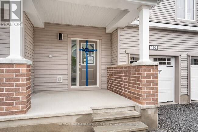 519 Brigatine Ave in Ottawa, ON - Building Photo - Building Photo