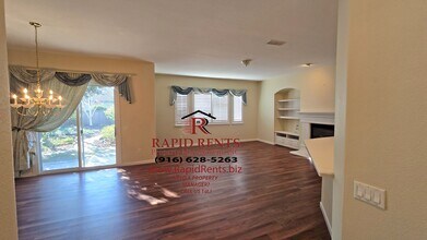 2713 Robinson Creek Ln in Elk Grove, CA - Building Photo - Building Photo