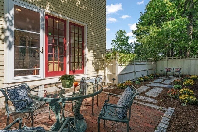76 Putnam Ave in Cambridge, MA - Building Photo - Building Photo