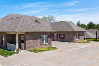 Grandview Estates in Independence, MO - Foto de edificio - Building Photo