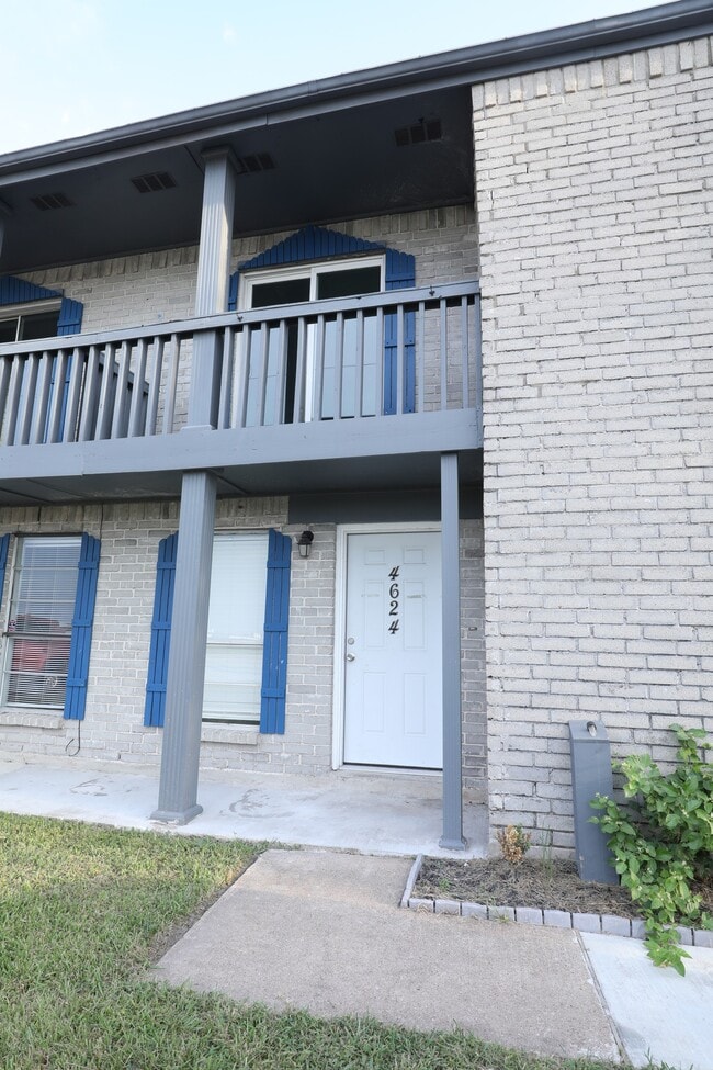 4624 W Orange St in Pearland, TX - Building Photo - Building Photo