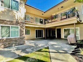 12425 Harris Ave, Unit 1 in Lynwood, CA - Building Photo - Building Photo