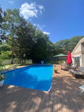 14 Woodland Ln in Quogue, NY - Building Photo - Building Photo