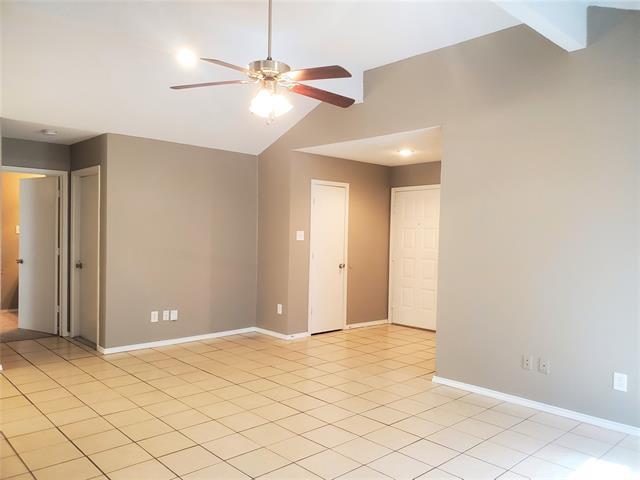 117 Valley Spring Dr in Arlington, TX - Building Photo - Building Photo