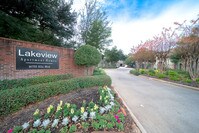Lakeview Apartments photo'