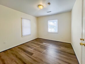 404 N 10th Ave in Hopewell, VA - Building Photo - Building Photo