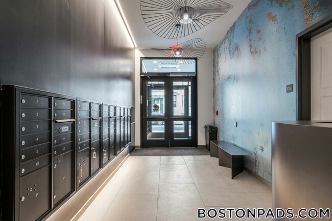 100 Hemenway St in Boston, MA - Building Photo - Building Photo