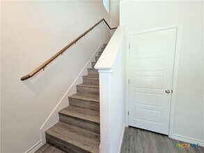 360 Caveside Dr in Canyon Lake, TX - Building Photo - Building Photo