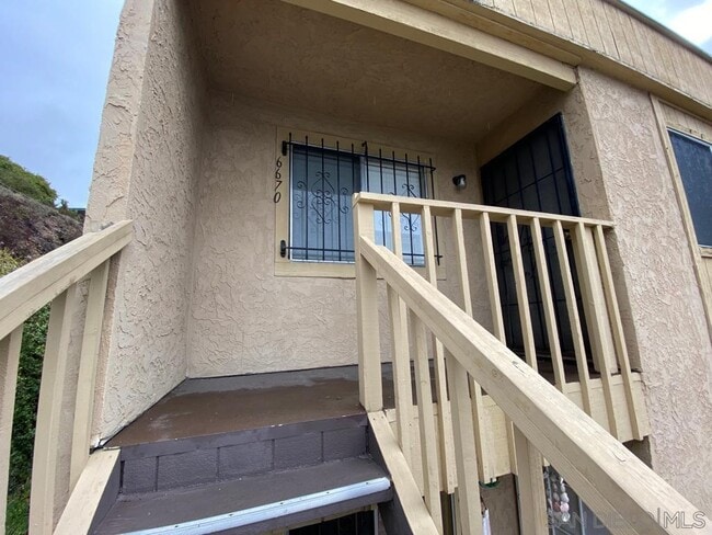6670 University Ave in San Diego, CA - Building Photo - Building Photo