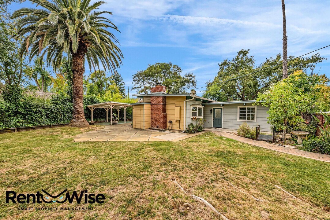2170 Clayton Dr in Menlo Park, CA - Building Photo