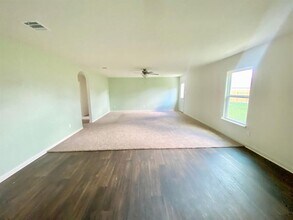 701 Yearwood Ln in Jarrell, TX - Building Photo - Building Photo