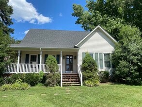 1098 Valley Rd in South Hill, VA - Building Photo - Building Photo