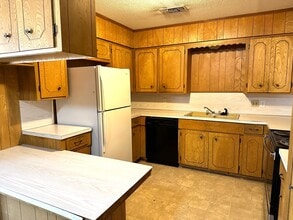 706 Manson St in Wolfe City, TX - Building Photo - Building Photo