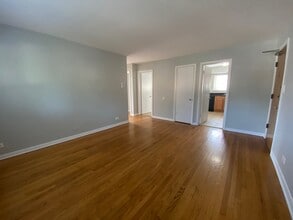 1822 Monroe St, Unit 1E in Evanston, IL - Foto de edificio - Building Photo