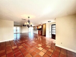 4388 13th Way NE in St. Petersburg, FL - Building Photo - Building Photo