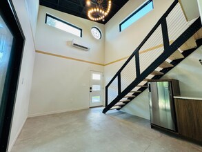 2212 Henderson Dr in Orlando, FL - Building Photo - Building Photo