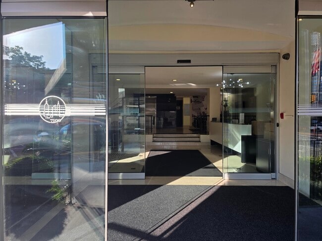 7100 JFK Blvd E in Guttenberg, NJ - Building Photo - Building Photo