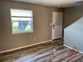 2111 NW Lindy Ave in Lawton, OK - Foto de edificio - Building Photo