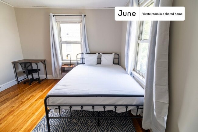 Room in Shared 4 bed/1 bath home in Somerville, MA - Building Photo - Building Photo