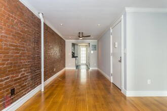 118 E 7th St in New York, NY - Building Photo - Building Photo