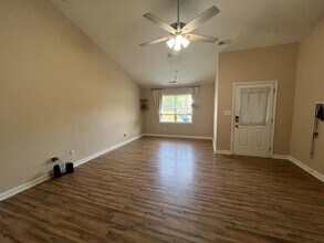 141 Louie Ln in Jacksonville, NC - Building Photo - Building Photo