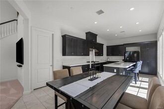 20642 W Chestnut Cir in Los Angeles, CA - Building Photo - Building Photo