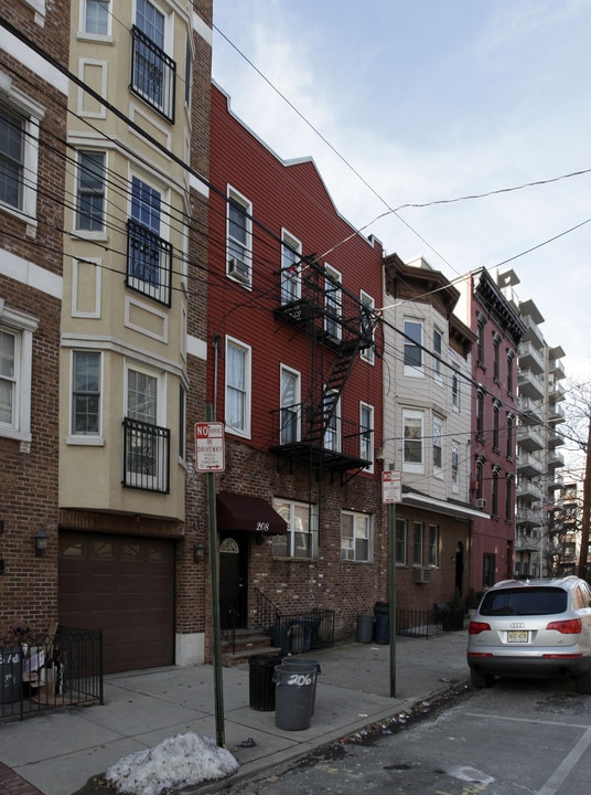 208 Adams St in Hoboken, NJ - Building Photo