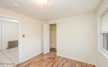 215 S Pine Ave in South Amboy, NJ - Foto de edificio - Building Photo