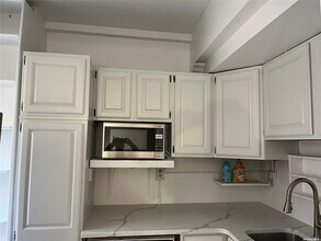 123 E 37th St in New York, NY - Building Photo - Building Photo