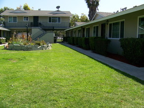 942 W Bishop St in Santa Ana, CA - Building Photo - Building Photo