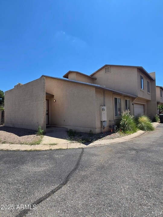 1377 Leon Way in Sierra Vista, AZ - Building Photo