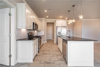 511 Piper Ln in Centerton, AR - Foto de edificio - Building Photo