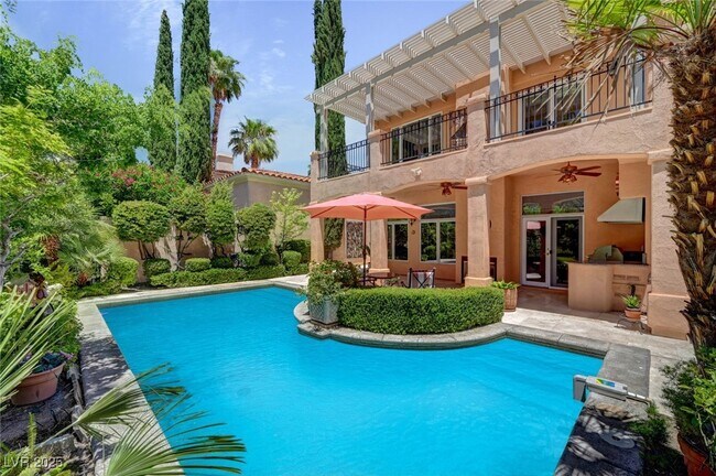 9005 Opus Dr in Las Vegas, NV - Building Photo - Building Photo