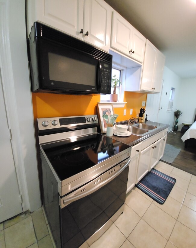 4871 Tchoupitoulas St in New Orleans, LA - Foto de edificio - Building Photo