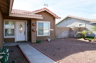 79079 Ashley Pl in La Quinta, CA - Building Photo - Building Photo