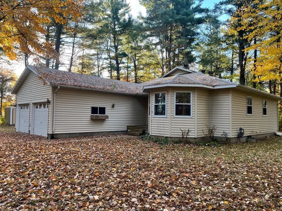 2184 13 12 1/2 Ave in Cameron, WI - Building Photo