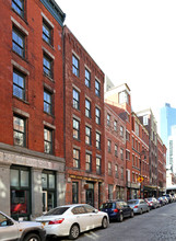 227 Front St in New York, NY - Building Photo - Building Photo