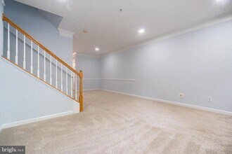 12643 Fair Crest Ct in Fairfax, VA - Building Photo - Building Photo