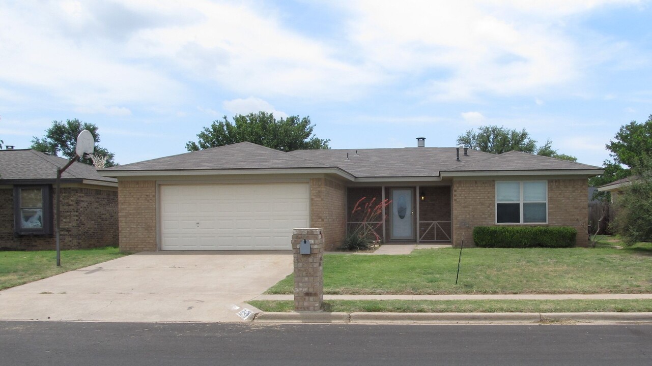 5525 Auburn St in Lubbock, TX - Building Photo