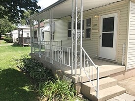 1652 Humphrey Ave in Dayton, OH - Building Photo