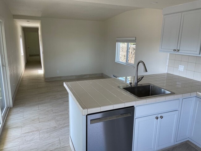 7981 Moss Landing Rd in Moss Landing, CA - Building Photo - Building Photo