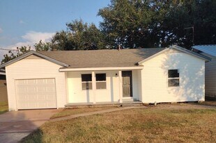 1205 S Georgia St in Orange, TX - Building Photo