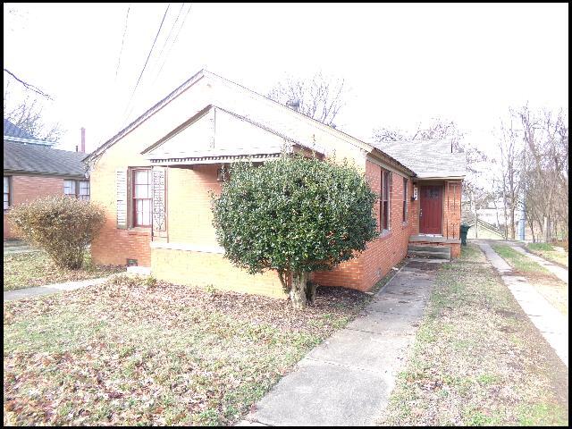 property at 2320 S Louisiana St