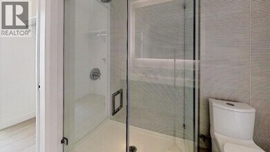 7388 Kingsway in Burnaby, BC - Building Photo - Building Photo