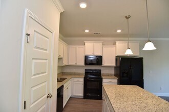 74 Horizon Ln in Richmond Hill, GA - Building Photo - Building Photo