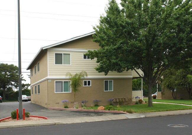 Rinconada Court Apartments in Los Gatos, CA - Foto de edificio - Building Photo